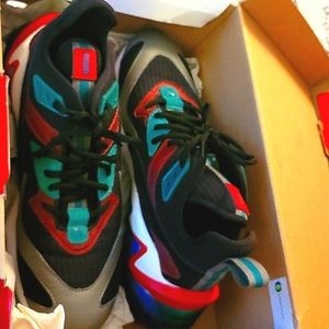 PUMA LQDCELL MEN'S SZ 9